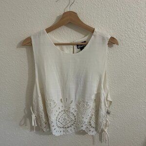 White Embroidered Eyelet Sleeveless Top – NWT | Size L
